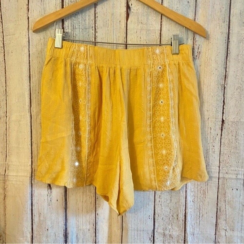 NWT American Eagle embellished shorts Large - Picture 3 of 9